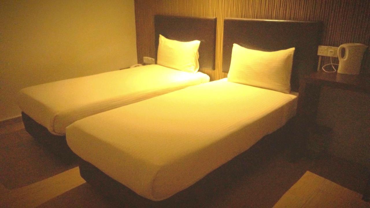 Be Boutique Hotel Клуанг Экстерьер фото